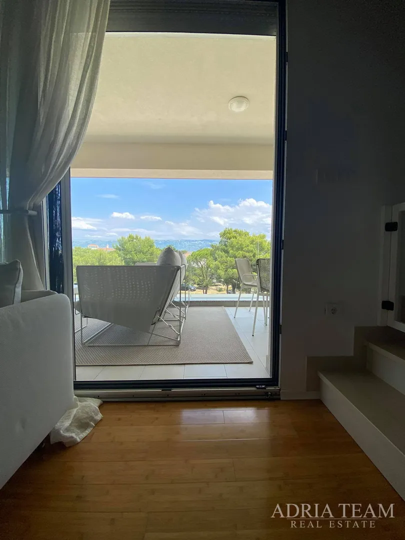apartman s 3 spavaće sobe, 1. red do mora, povljana - pag - slika 6