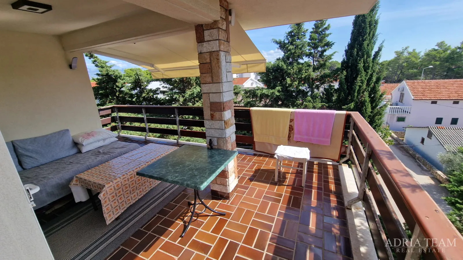 tri renovirana apartmana 400 m od plaže - slika 14