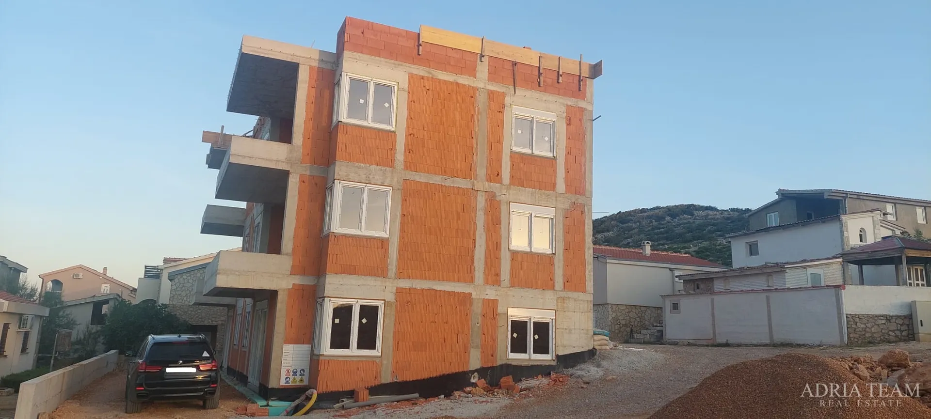 apartmani u stambenoj zgradi u novogradnji, prekrasan pogled, 45 m od mora - vinjerac - slika 4