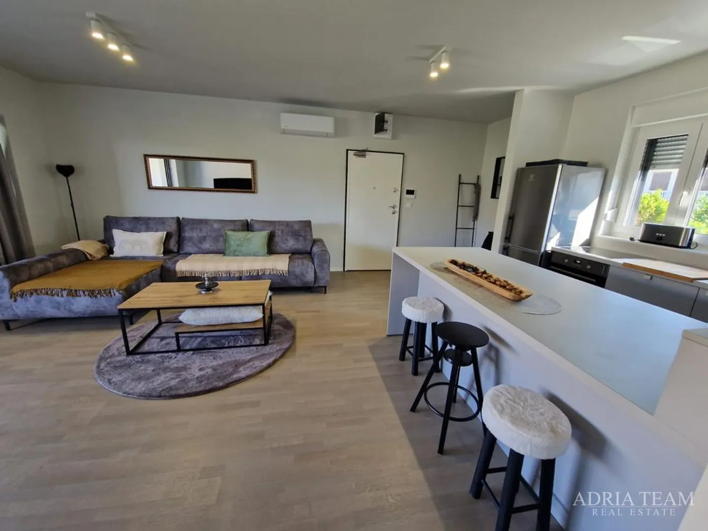 apartmani u novogradnji s pogledom na more, mirna i tiha pozicija!! pag - slika 6