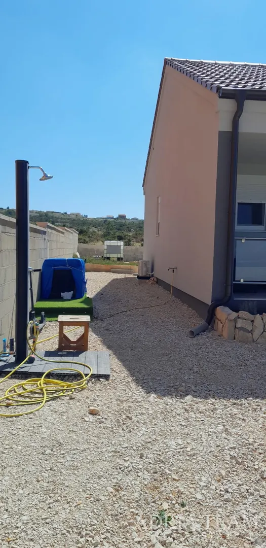 kuća u novogradnji - ražanac - slika 38