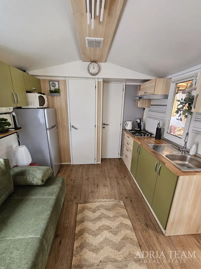 mobilna kućica 70 m od mora – kamp soline, biograd na moru - slika 6