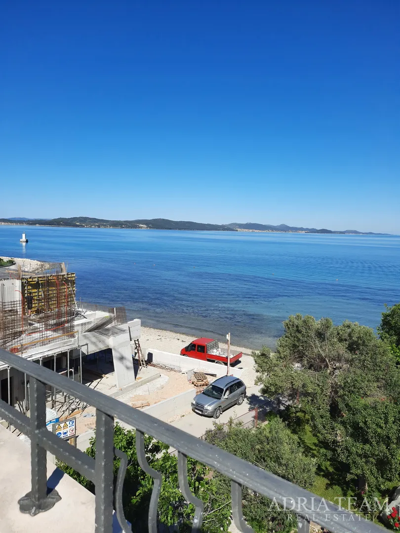 hotel s konobom i krovnom terasom, 1. red do mora - sukošan - slika 126