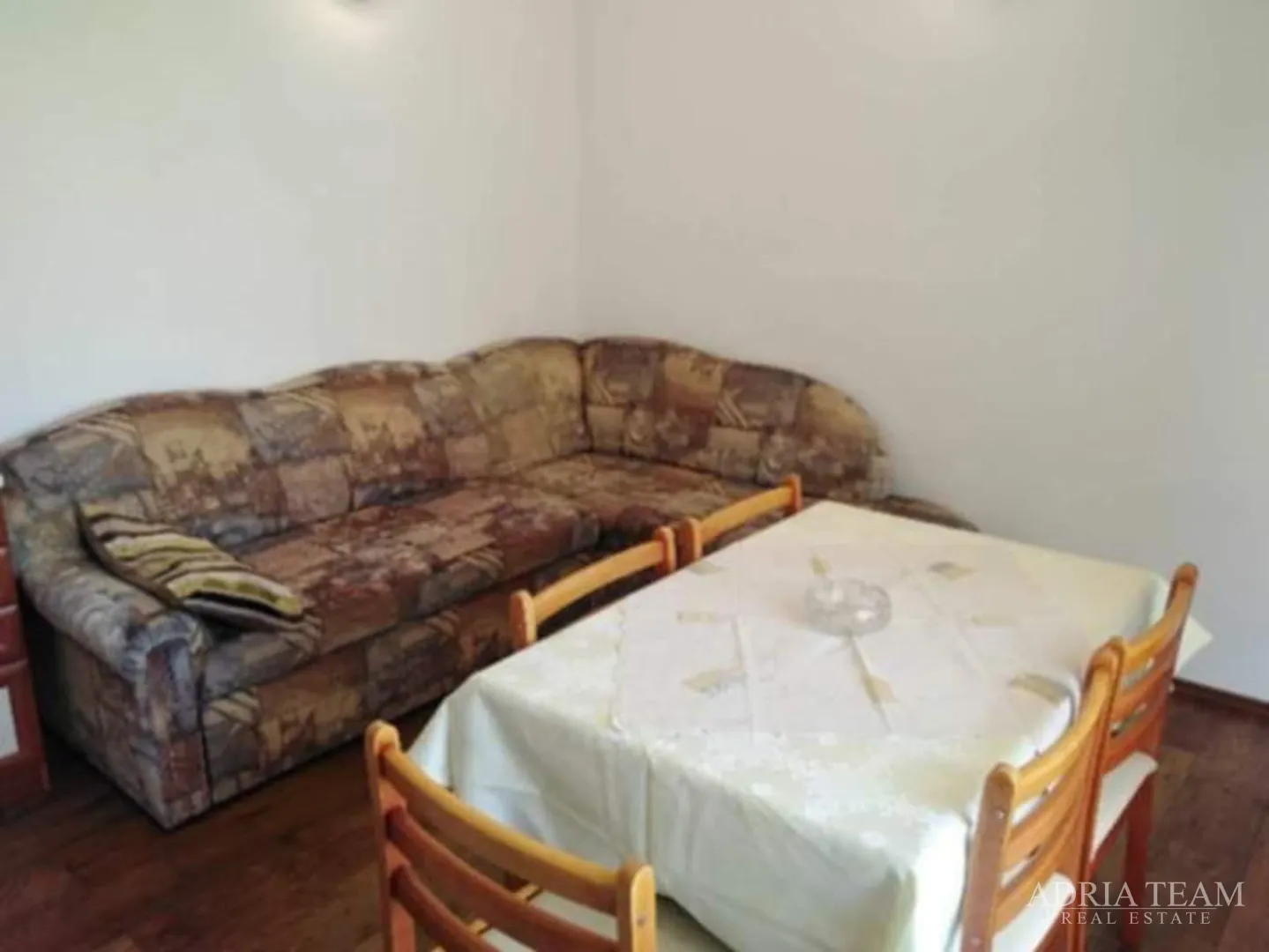 kuća s deset stambenih jedinica blizu centra s pogledom na more - novalja, pag - slika 8