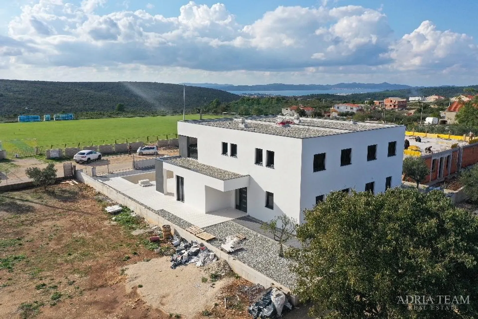 polovica kuće s bazenom - debeljak - slika 106