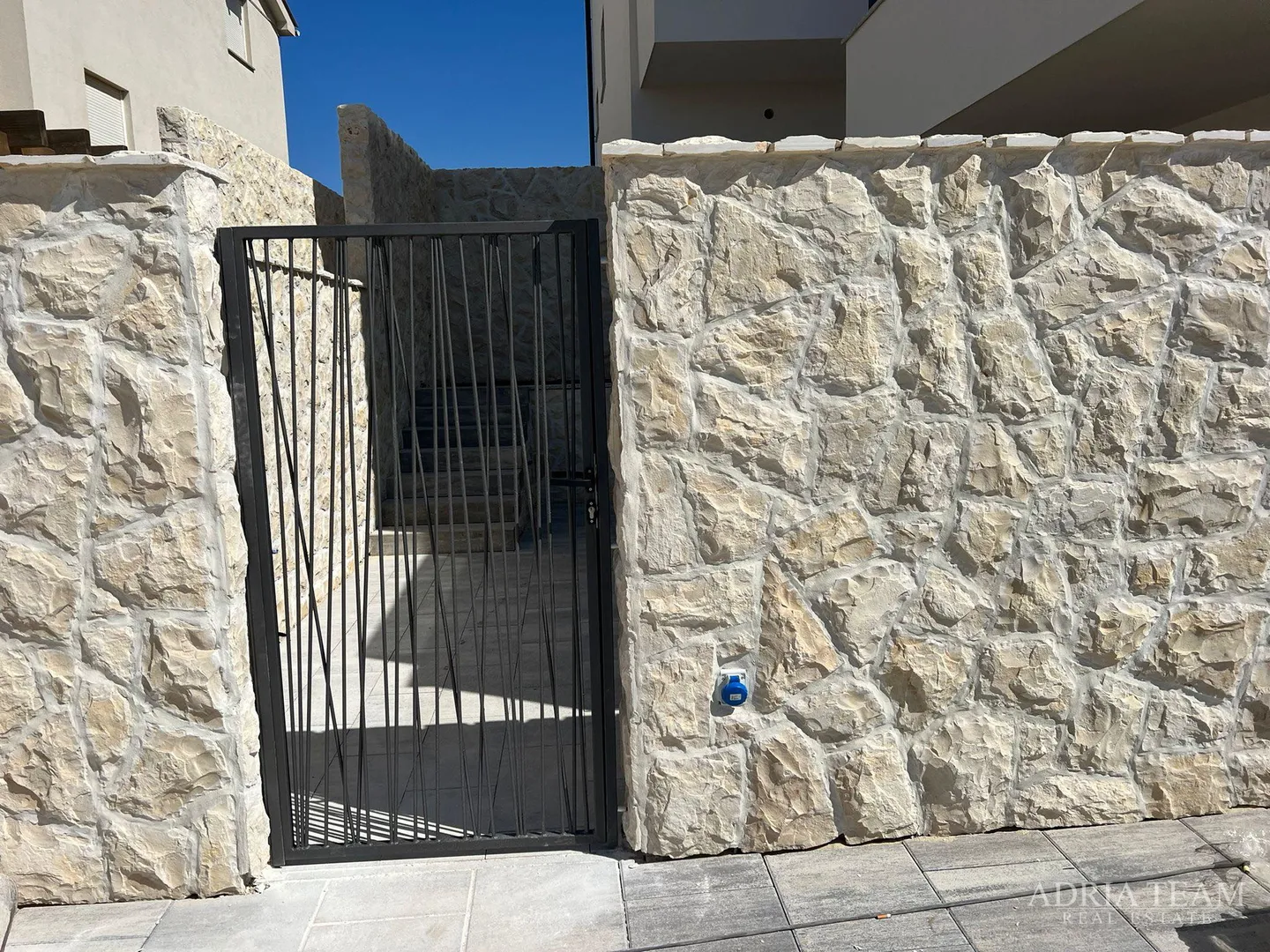 apartmani u stambenoj zgradi u novogradnji - povljana, pag - slika 17