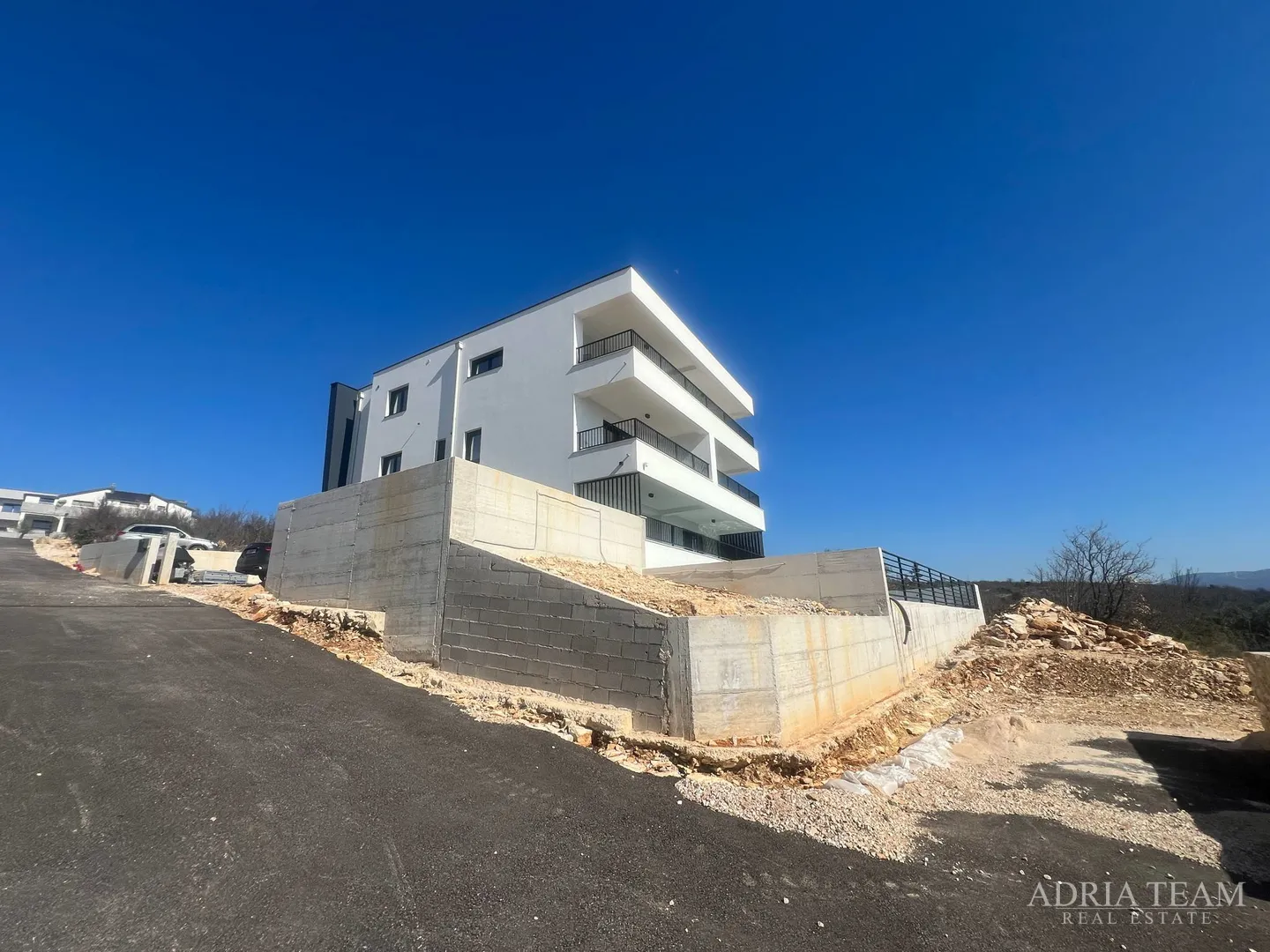 apartmani u novogradnji s otvorenim pogledom na more, maslenica - slika 2