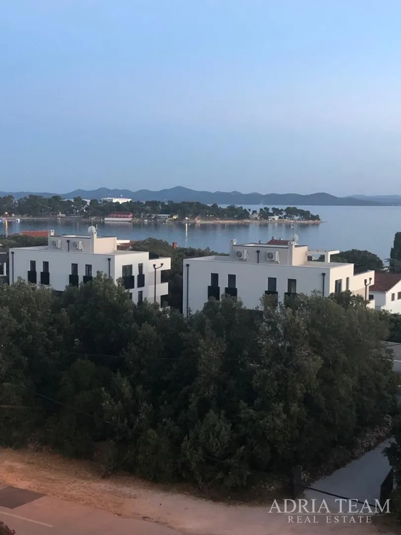 kuća s 10 apartmana, pogled na more - petrčane - slika 58