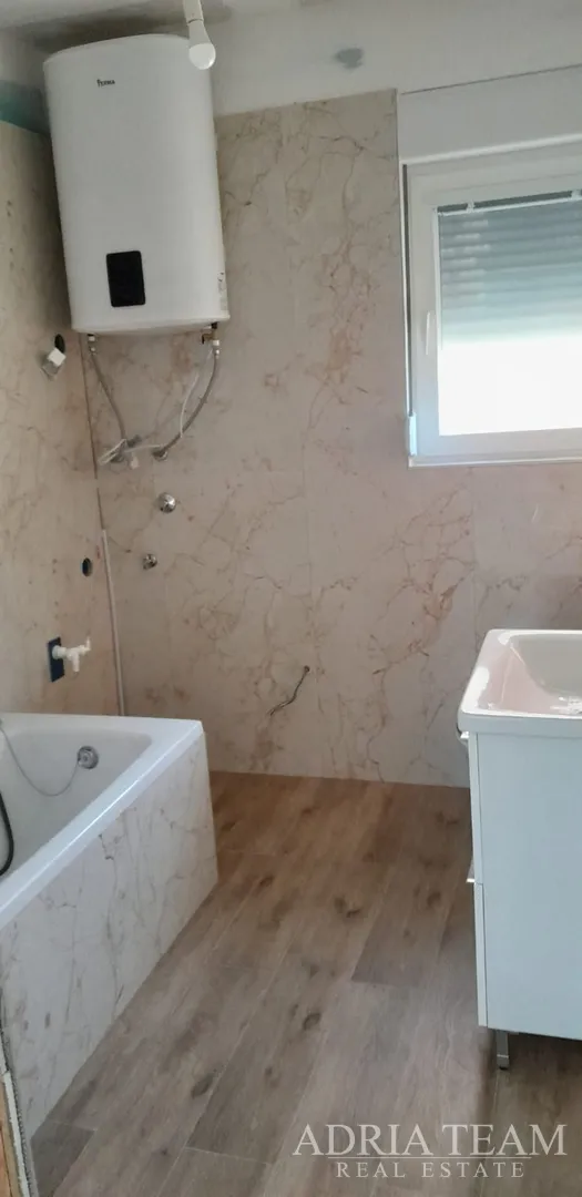 kuća u novogradnji - ražanac - slika 23