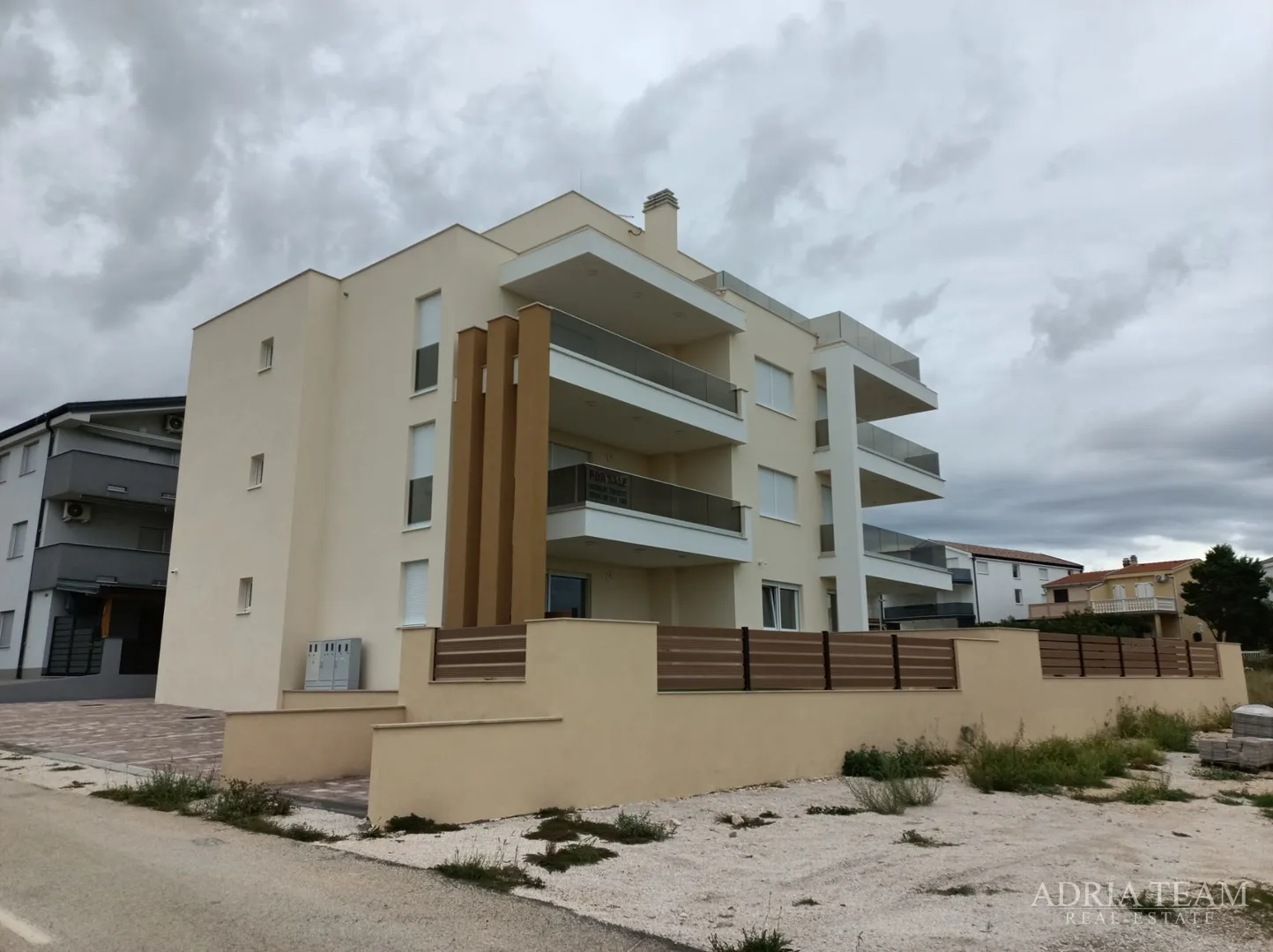 apartmani s pogledom na more, novogradnja - povljana, pag - slika 2