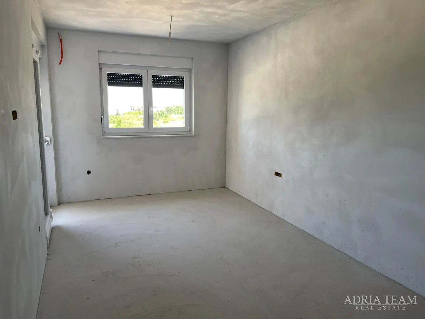 vila s bazenom u novogradnji - zaton - slika 30