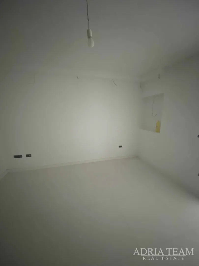 obiteljska kuća s velikim i uređenim dvorištem i bazenom, 400 m od mora, zadar - borik - slika 21