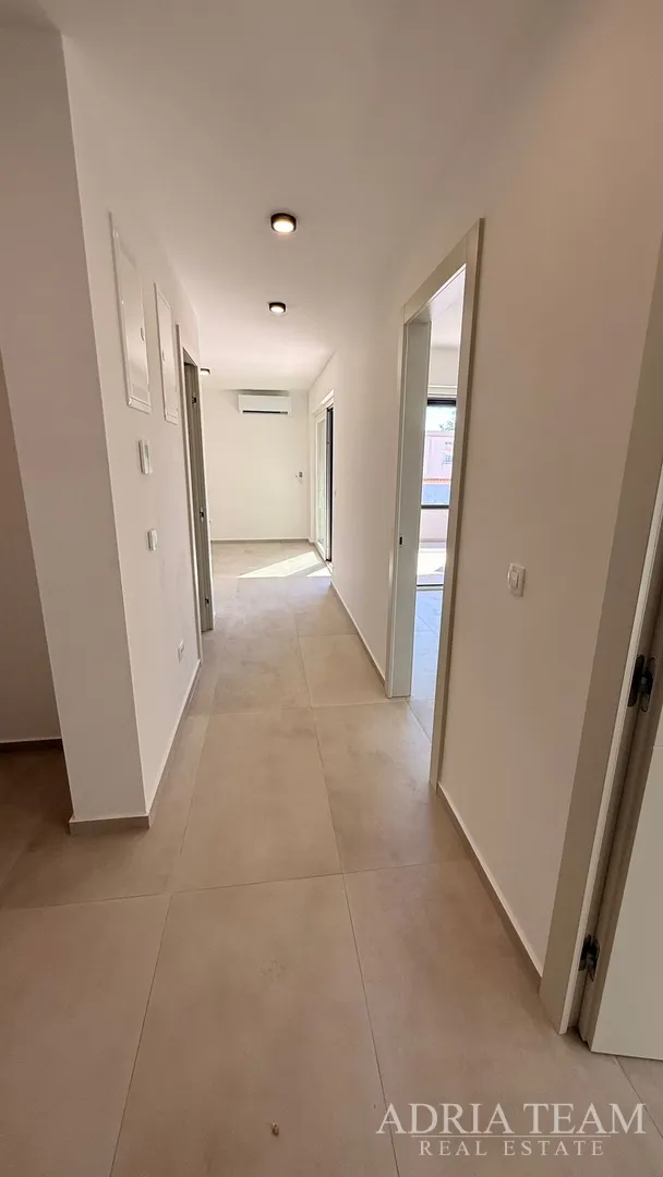 prodaje se stan 95m2 prizemlje s dvorištem, vir - slika 18