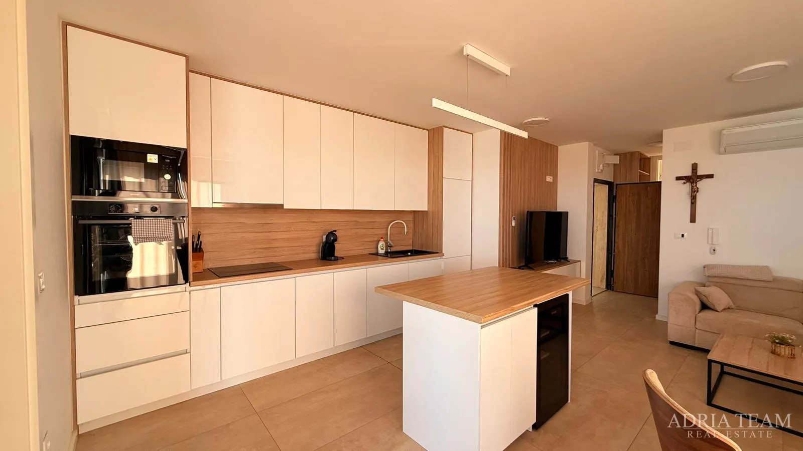apartman prvi red do mora s bazenom - povljana, pag - slika 2