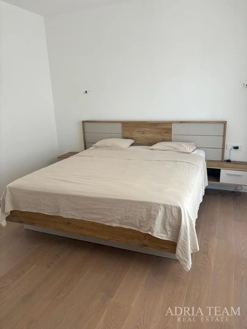 kuća s garažom te otvorenim pogledom na more i planine - vir - slika 6