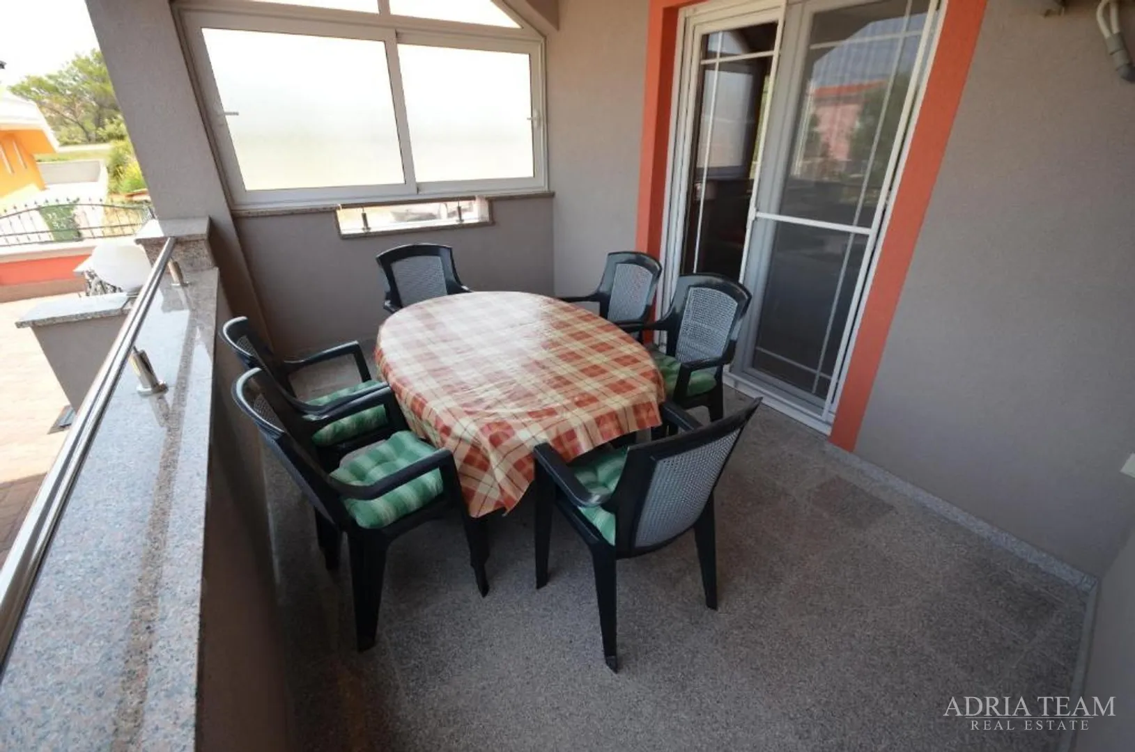 samostojeća kuća s 5 apartmana, 200 m od mora, vir - zadar - slika 5