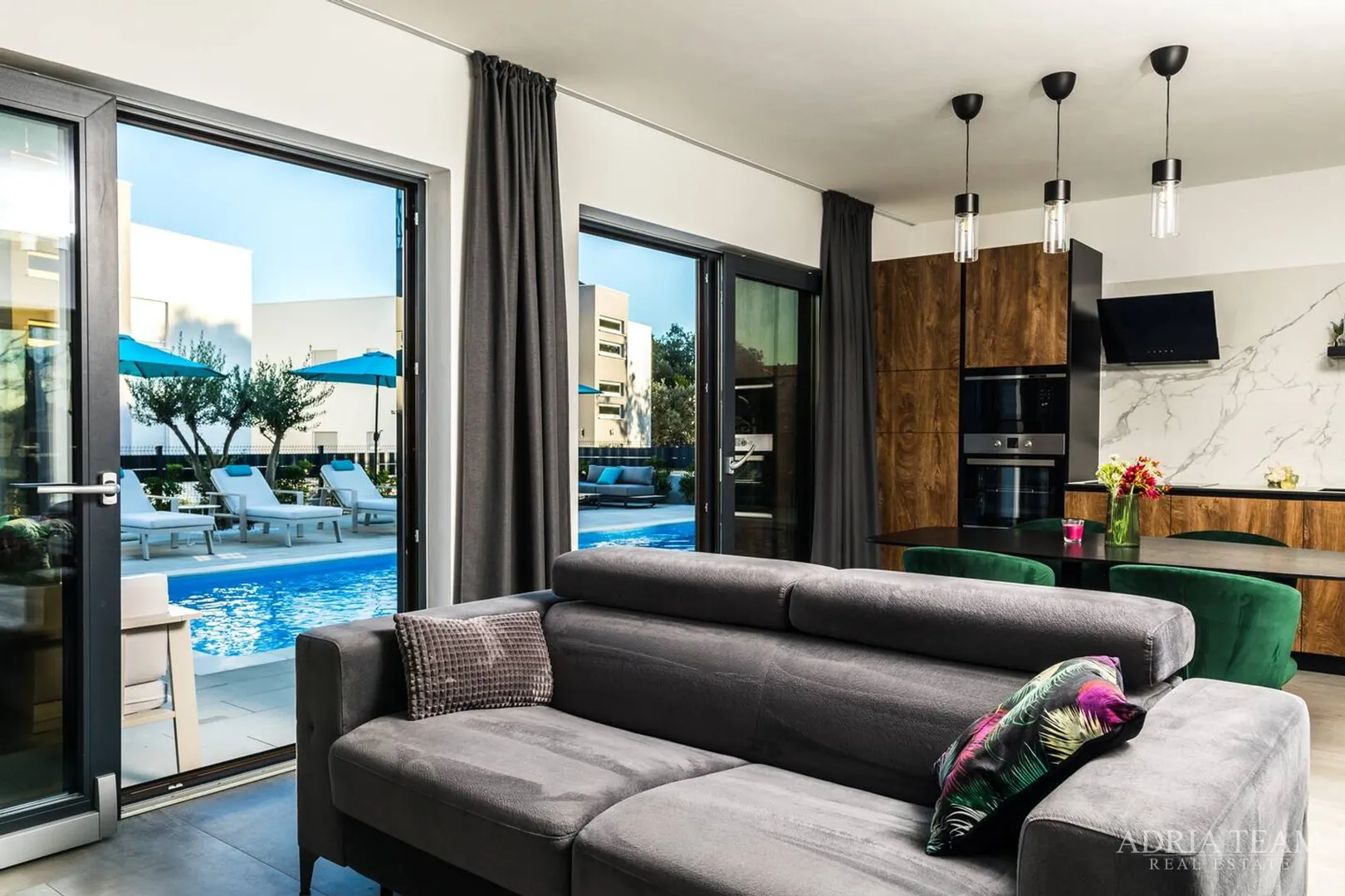apartmani u urbanoj vili s bazenom, 250 m od mora, vir - zadar - slika 23