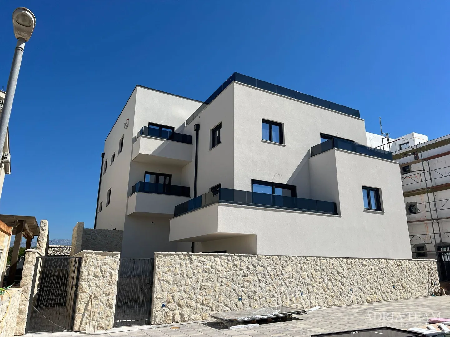 apartmani u stambenoj zgradi u novogradnji - povljana, pag - slika 6