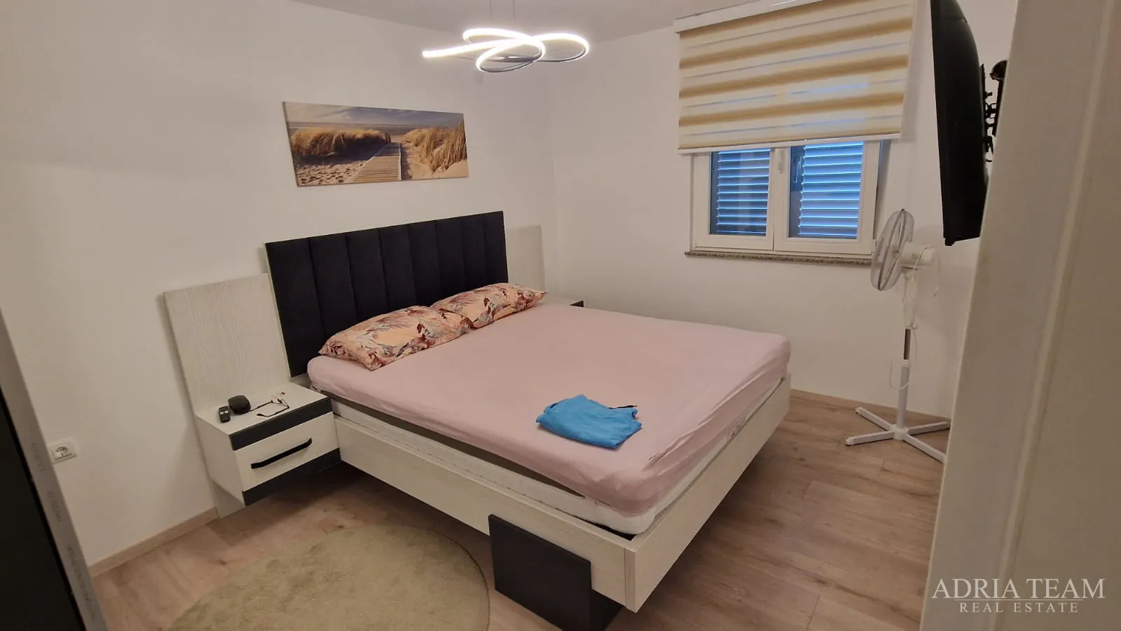tri renovirana apartmana 400 m od plaže - slika 20