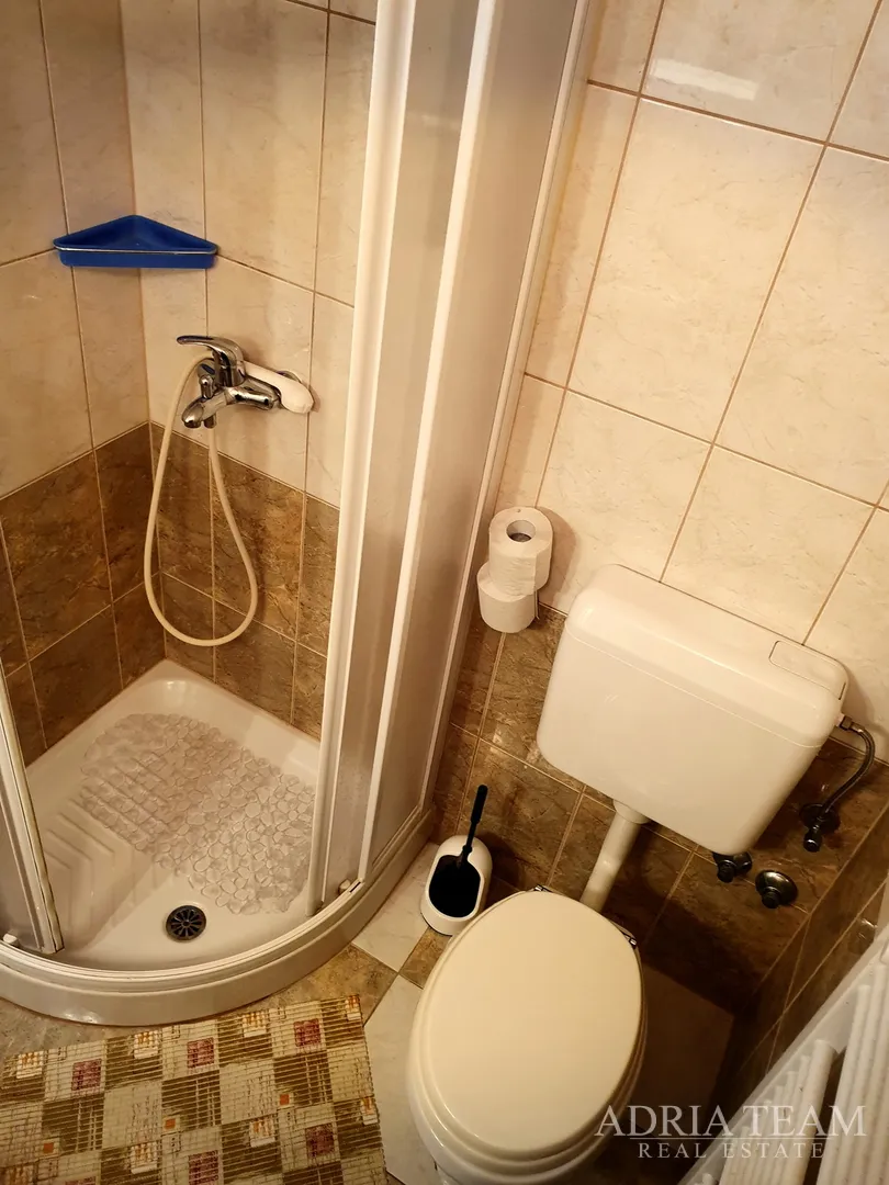 vila sa 7 apartmana, pogled na more - diklo, zadar - slika 38