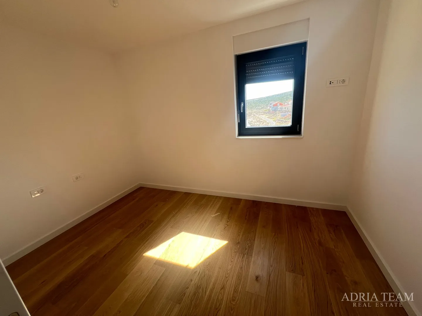 apartmani u prvom redu do mora, novogradnja - vinjerac - slika 24