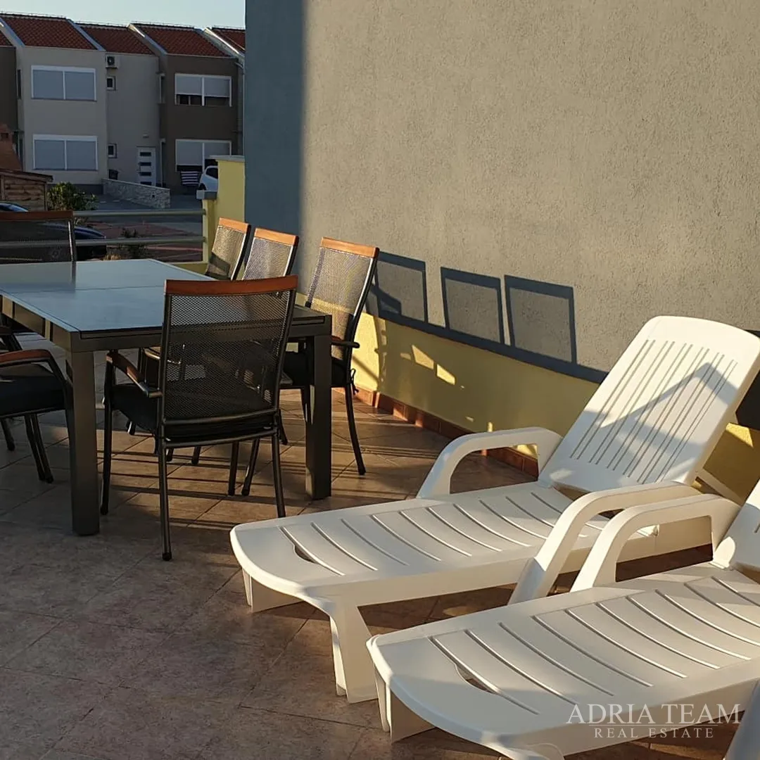 apartmanska kuća u 1.redu do mora - slika 42