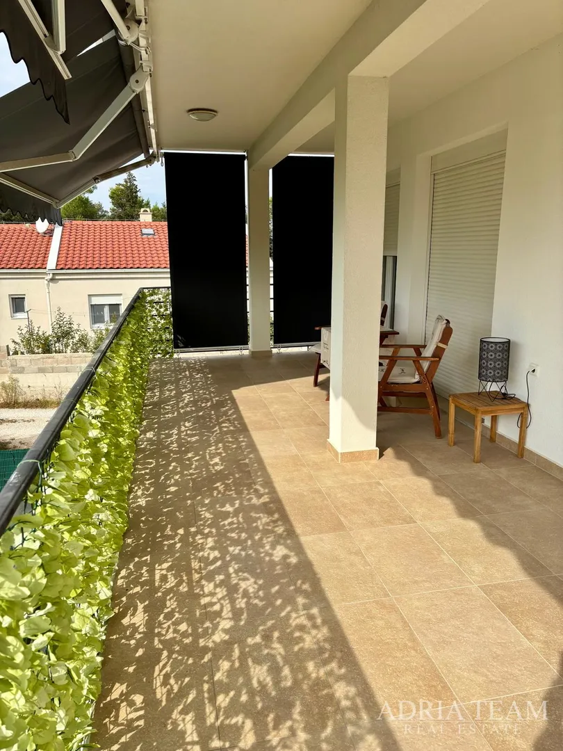 dvosoban apartman s vrtom i 2 parkirna mjesta, 150 m od plaže, petrčane (punta radman) – zadar - slika 3
