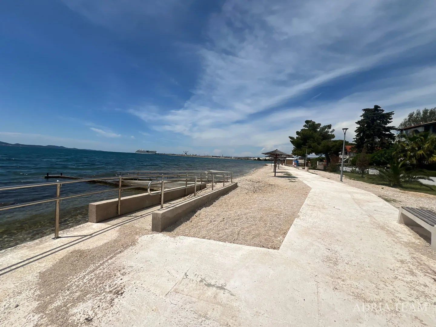 apartmani u prvom redu do mora, moderno uređenje, malo korišteni, bibinje - slika 59