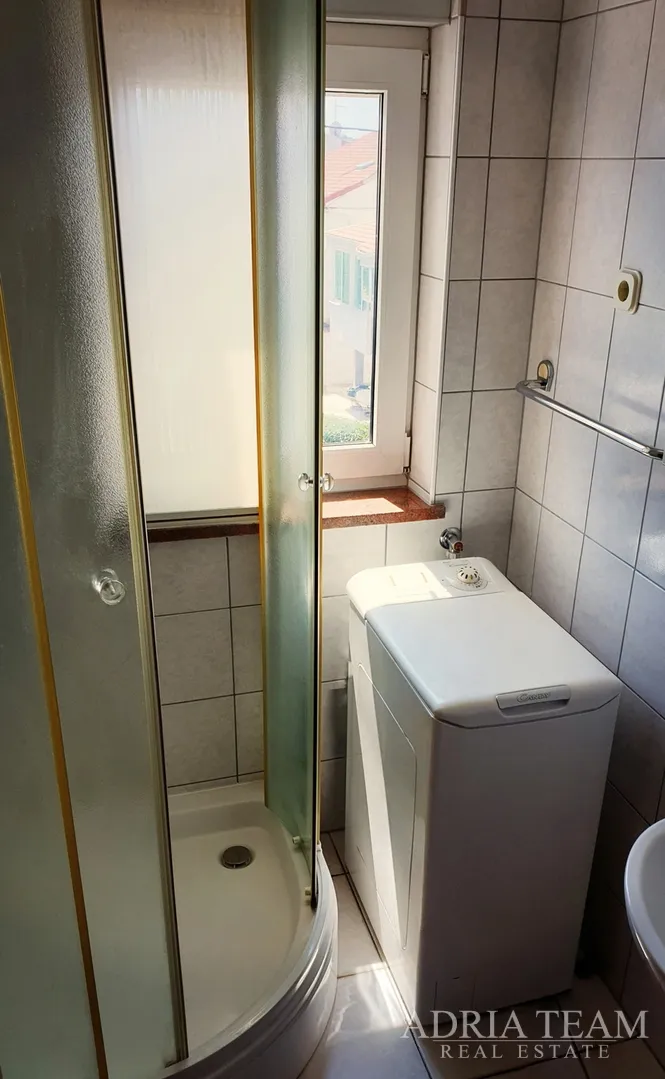 vila sa 7 apartmana, pogled na more - diklo, zadar - slika 40