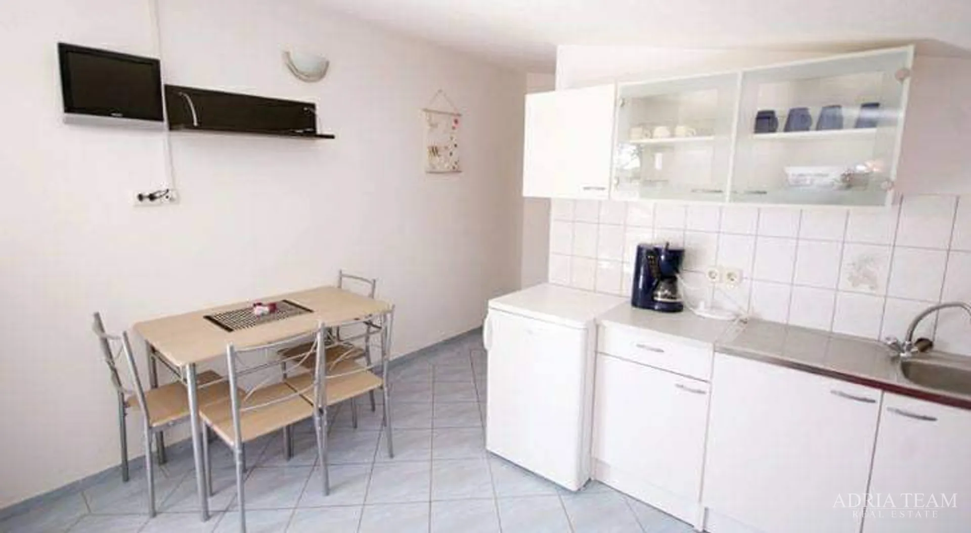 akcija!! apartmanska kuća s 5 apartmana, 170 m od mora, vir - zadar - slika 10