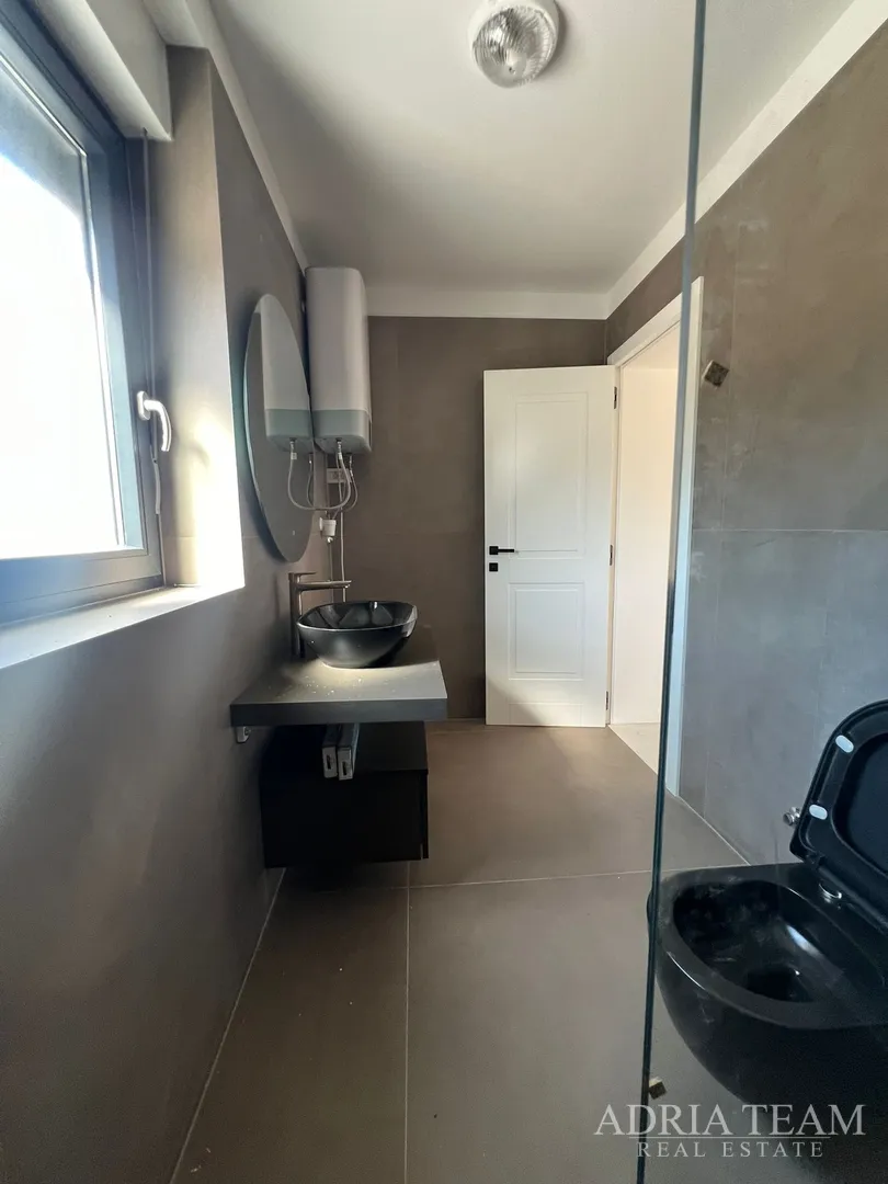 apartmani u prvom redu do mora, novogradnja - vinjerac - slika 47
