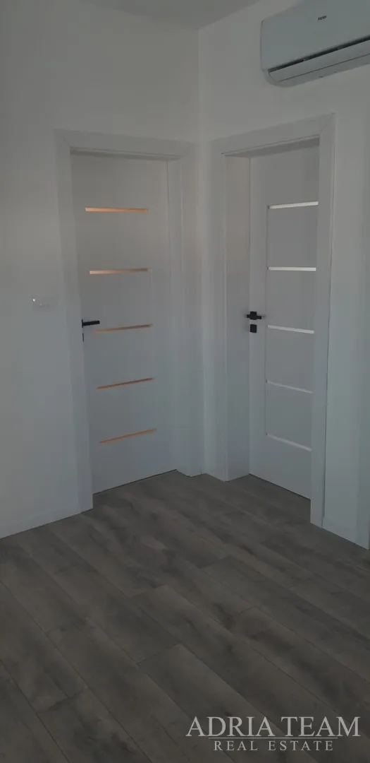 kuća u novogradnji - ražanac - slika 21