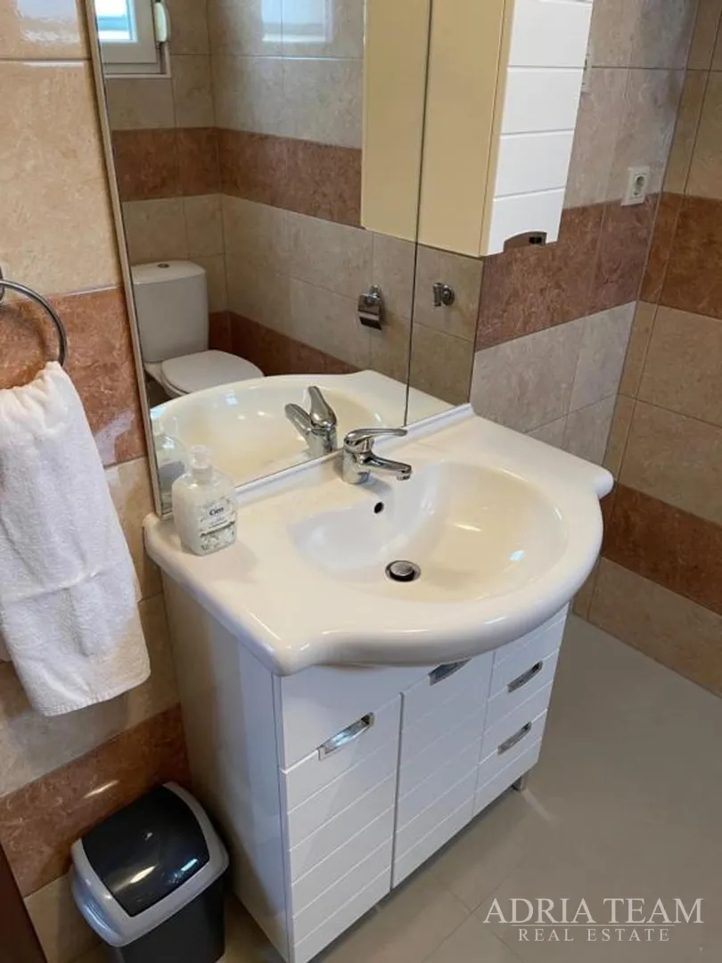 vila s bazenom i pogledom na more, 600 m od mora, privlaka - zadar - slika 29
