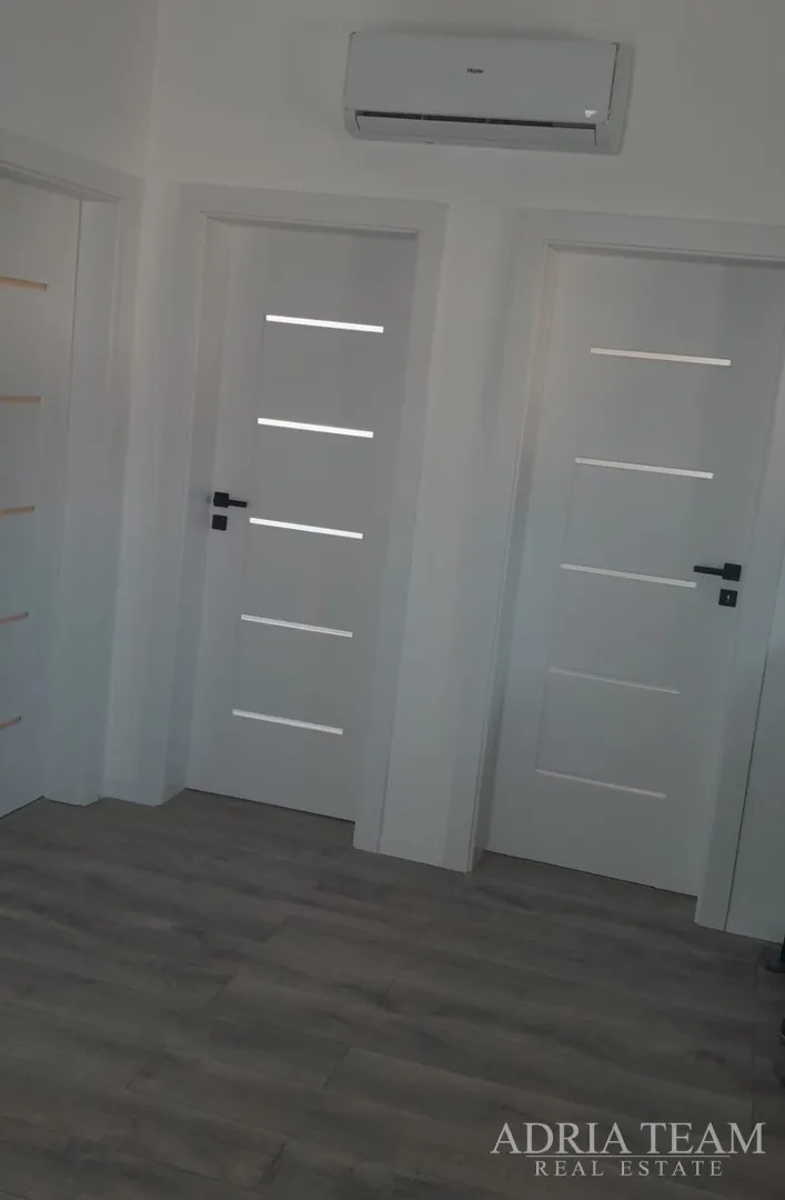kuća u novogradnji - ražanac - slika 20