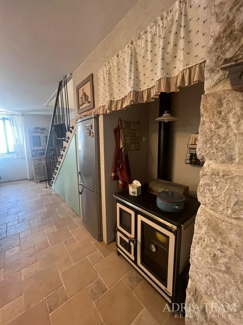 kuća u nizu s apartmanom i poslovnim prostorom, izvrsna lokacija i investicija - pirovac, centar - slika 26