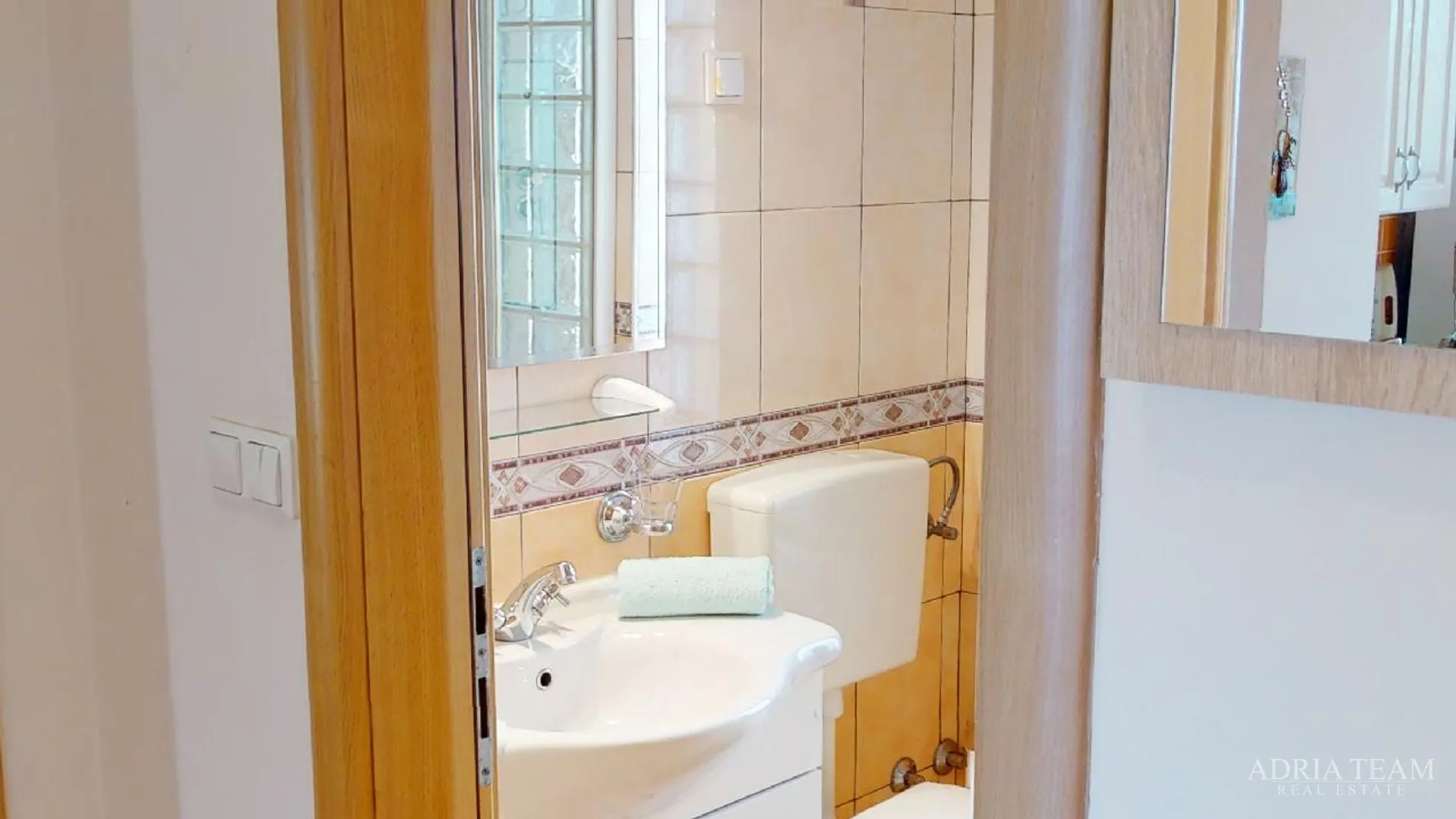 hotel s konobom i krovnom terasom, 1. red do mora - sukošan - slika 43