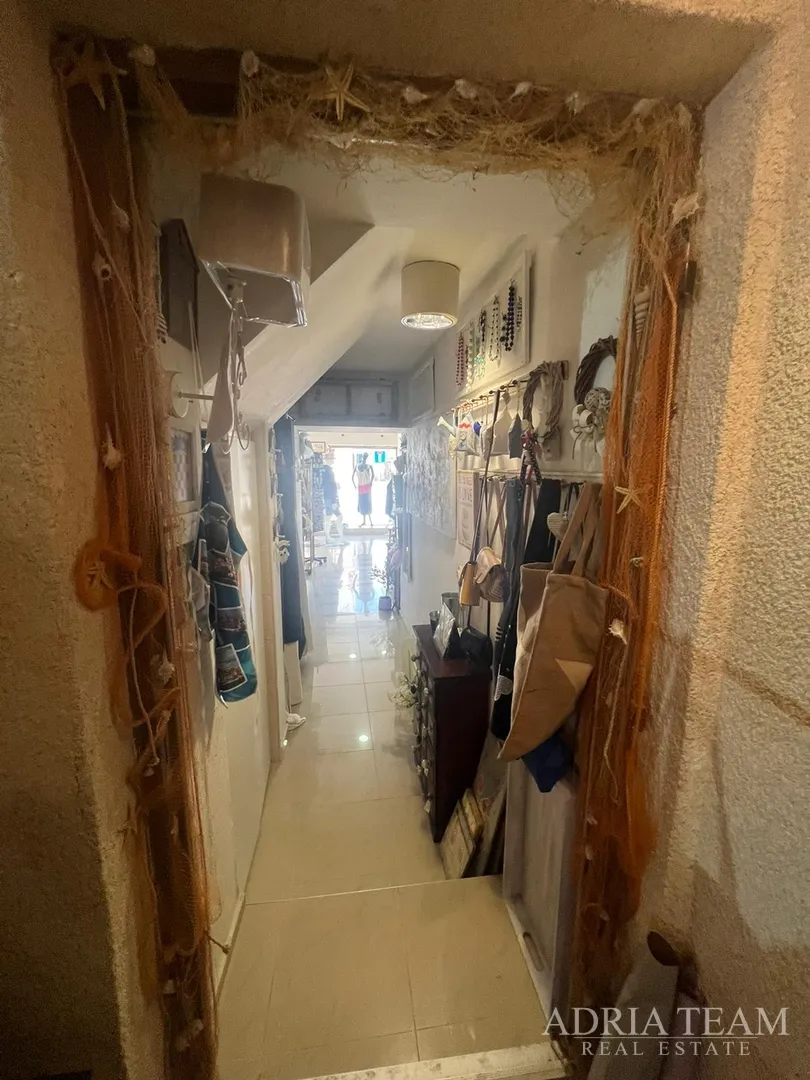 kuća u nizu s apartmanom i poslovnim prostorom, izvrsna lokacija i investicija - pirovac, centar - slika 36