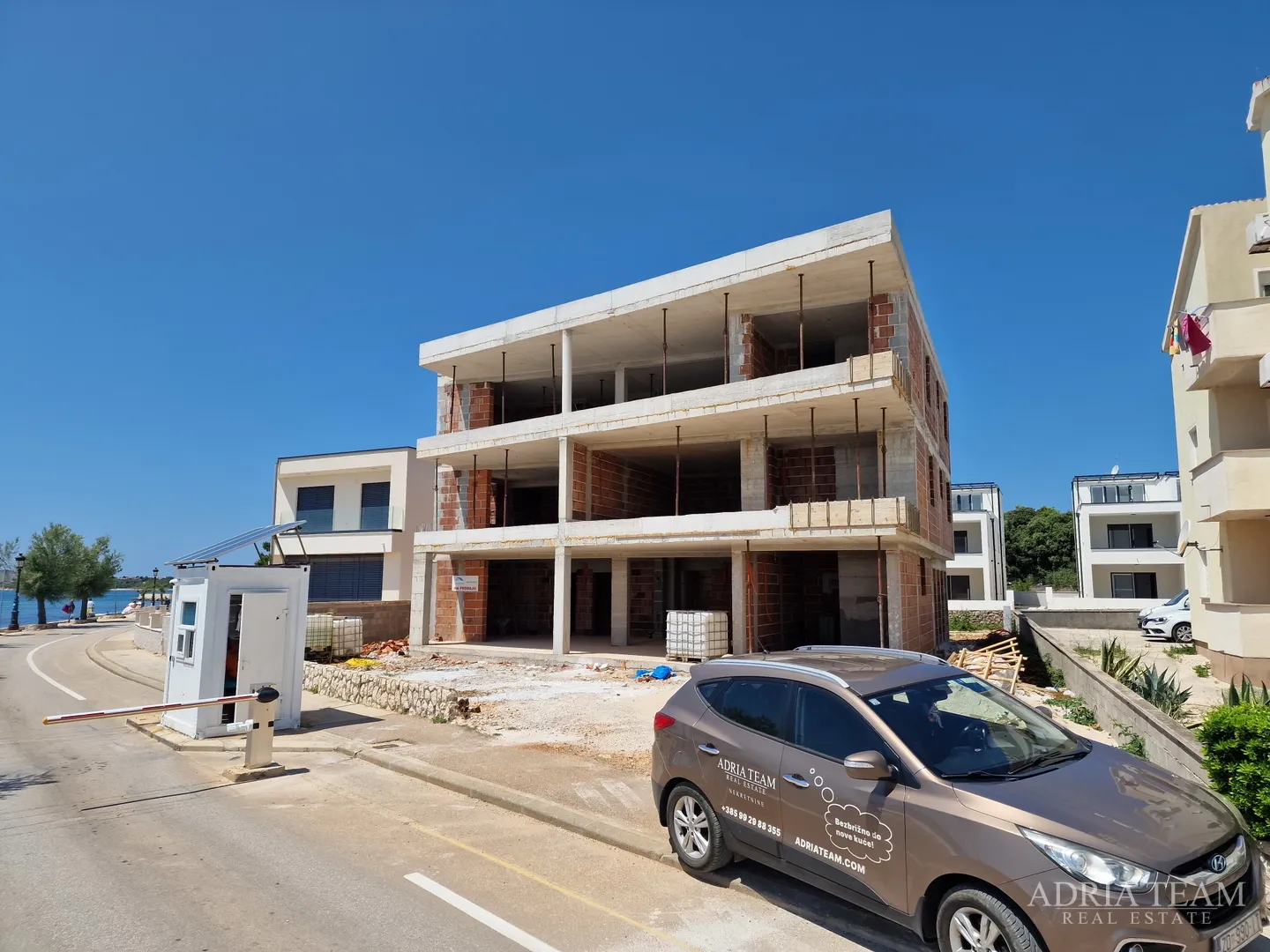 apartmani, novogradnja, prvi red do mora - vir, južna strana, centar - slika 8