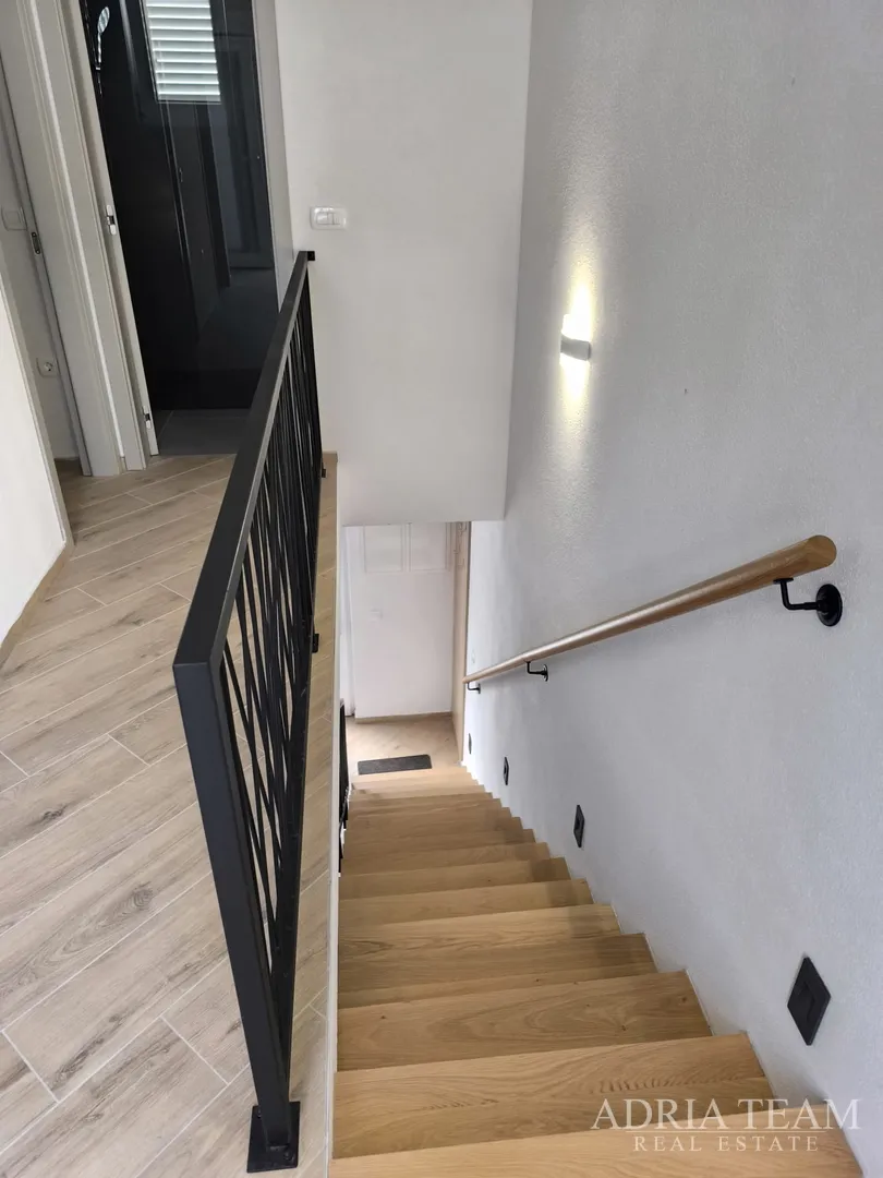 polovica kuće s velikim vrtom - šimuni, pag - slika 26