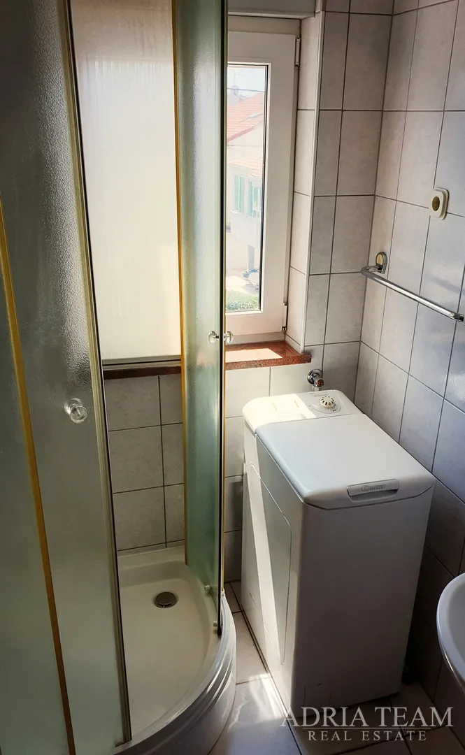 vila sa 7 apartmana, pogled na more - diklo, zadar - slika 40