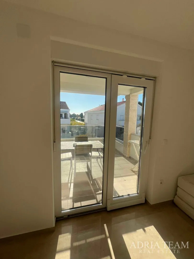 posebna ljetna akcija! apartman u stambenoj zgradi, 80 m od mora - diklo, zadar - slika 36