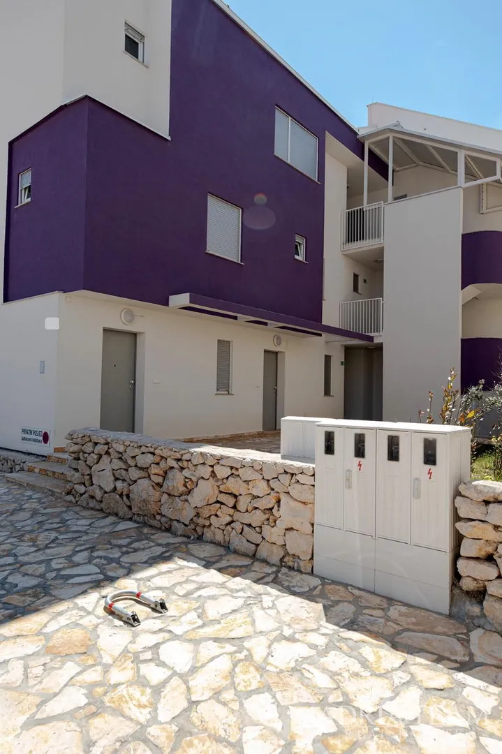 dvoetažni apartman u prvom redu do mora, plaža odmah ispred zgrade - povljana, pag - slika 25