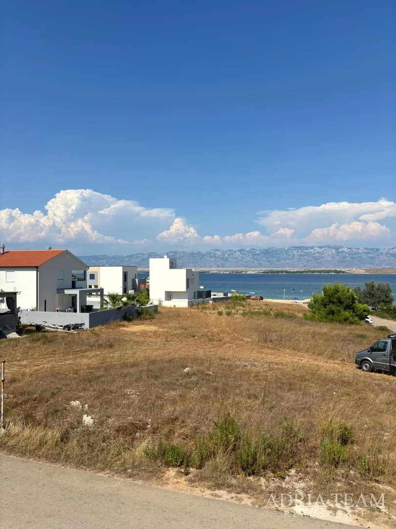 kuća s garažom te otvorenim pogledom na more i planine - vir - slika 33