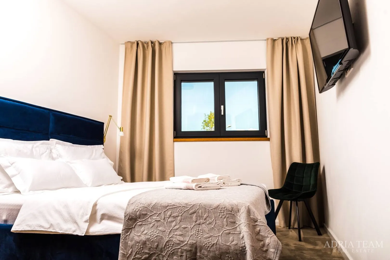 apartmani u urbanoj vili s bazenom, 250 m od mora, vir - zadar - slika 6
