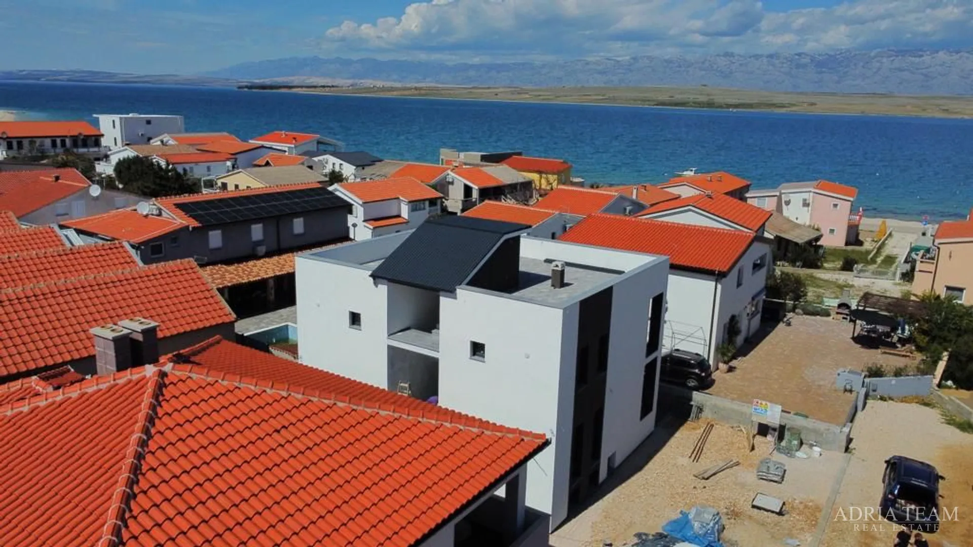 kuća sa 6 stambenih jedinica, 70 m od mora - vir - slika 10