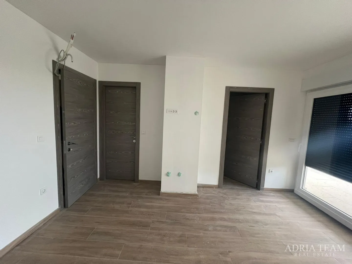 polovica kuće s bazenom - debeljak - slika 33