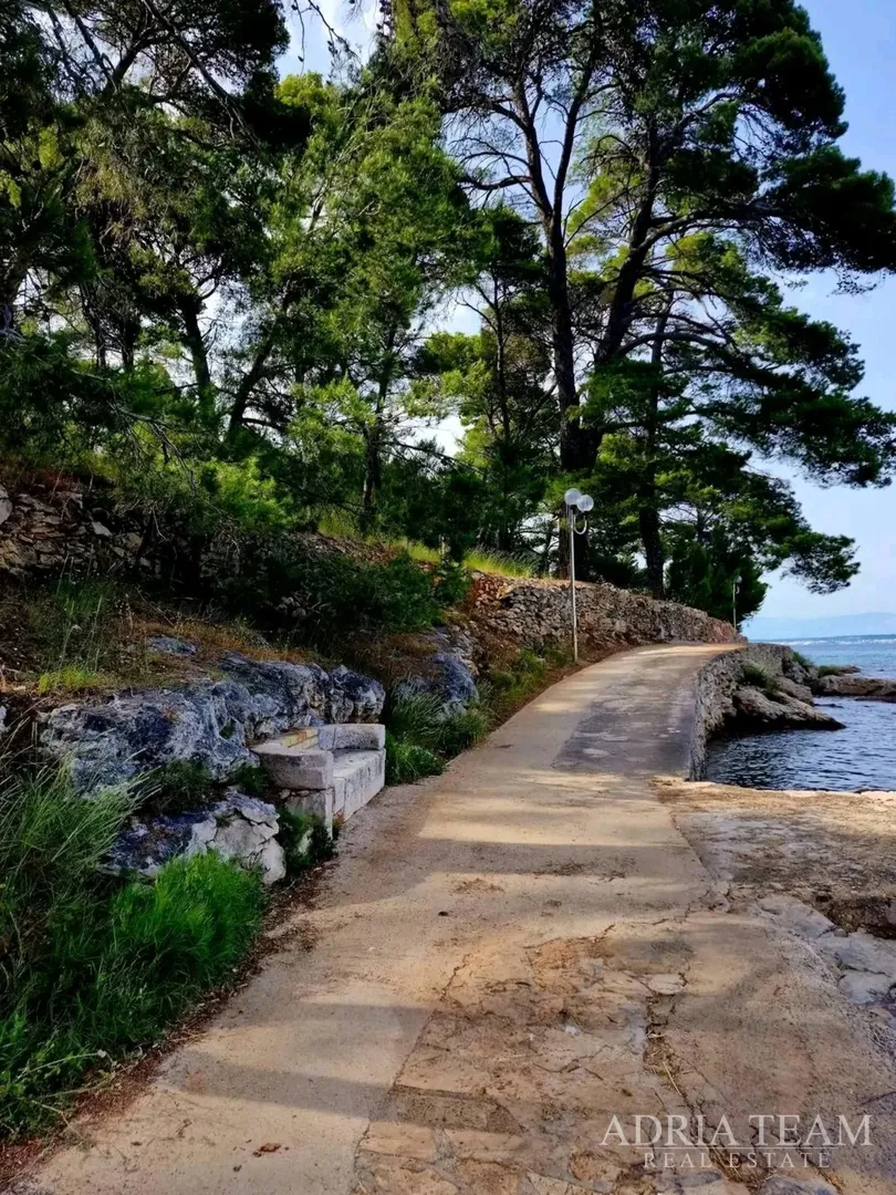 prodaje se lijep jednosobni apartman s vrtom – lukoran, otok ugljan - slika 14