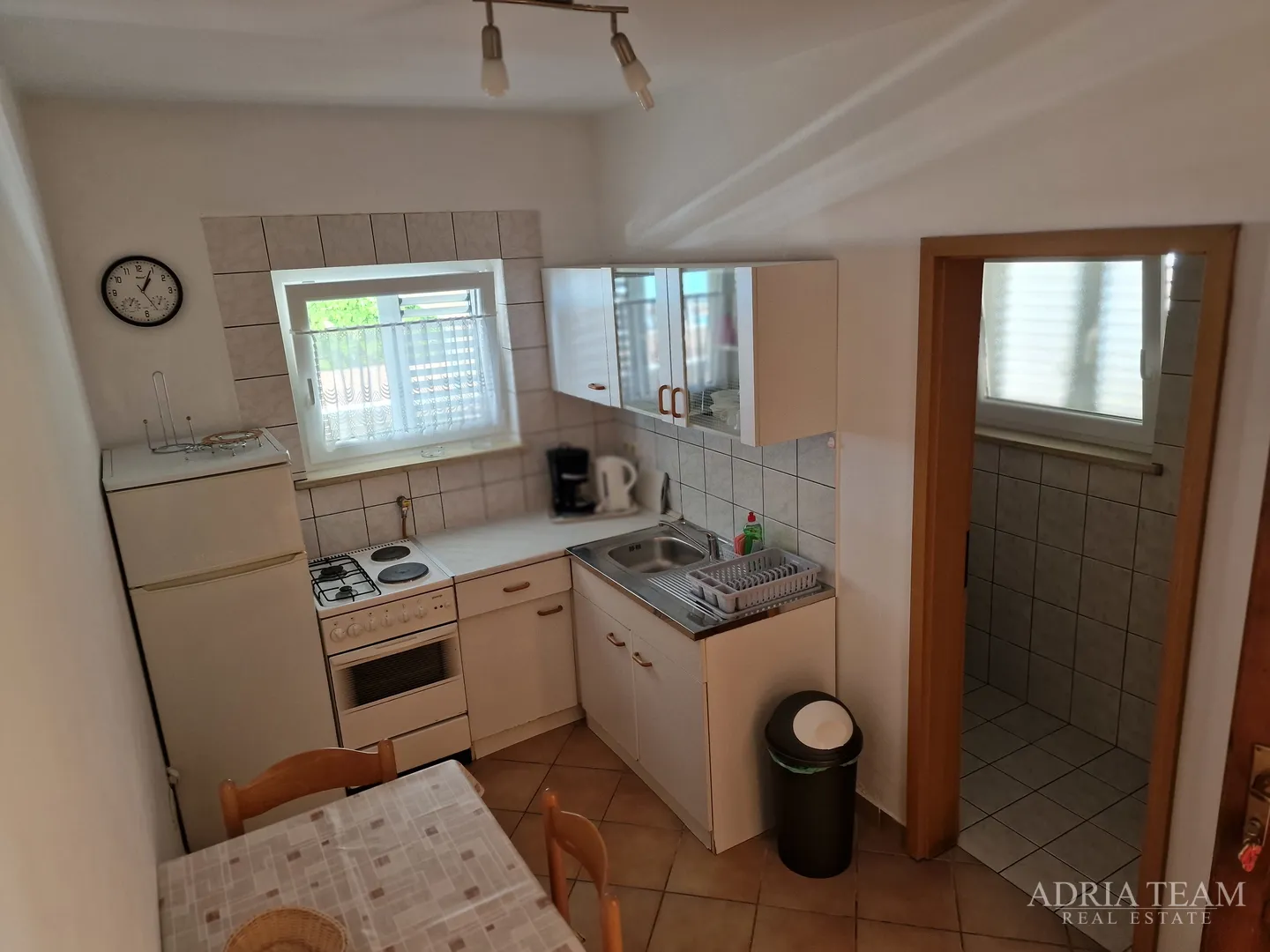 apartmanska kuća - 1. red do mora - slika 14