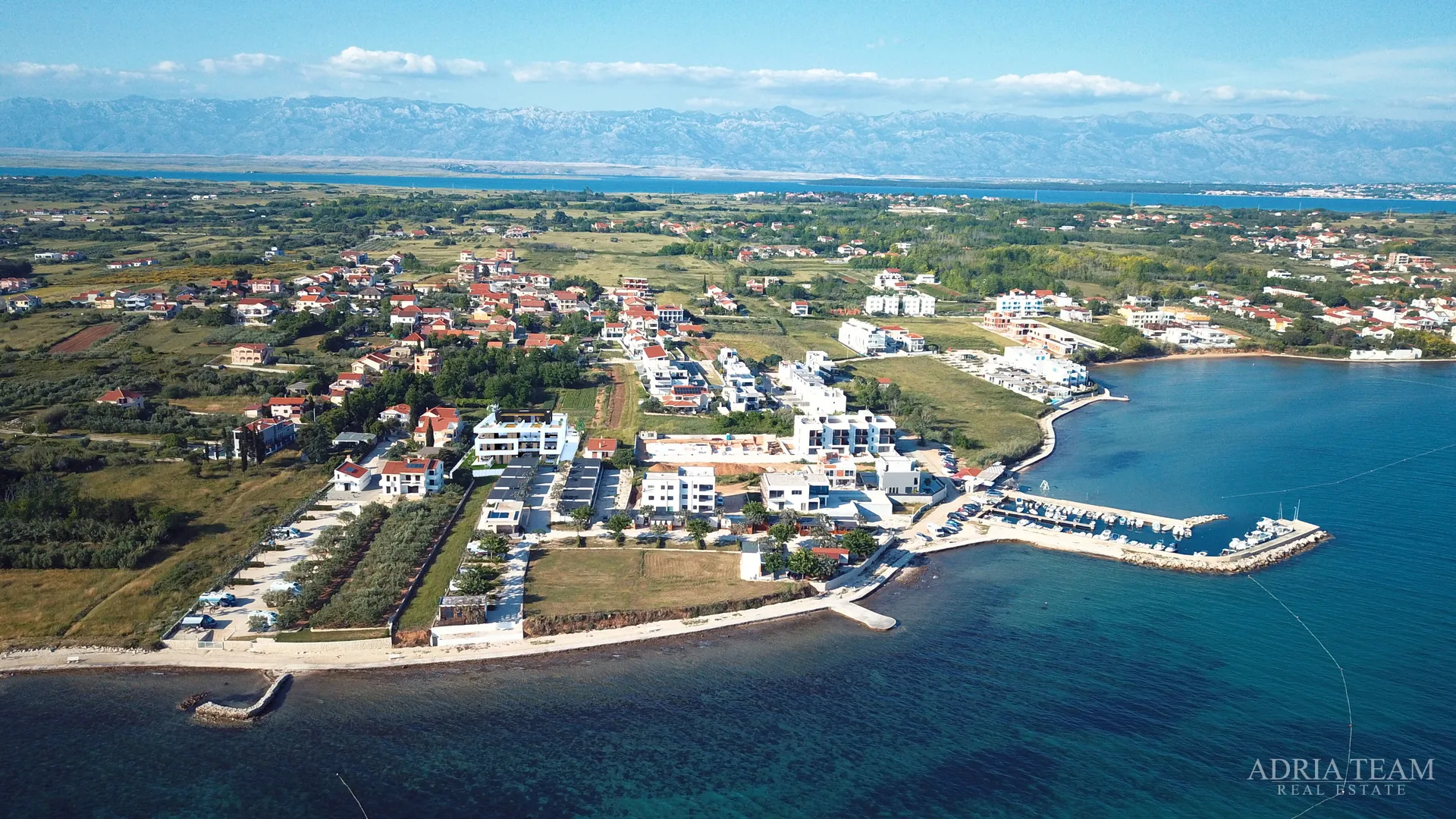 jednoetažni i višeetažni apartmani u stambenoj zgradi, novogradnja, 150 m od mora - privlaka - slika 10