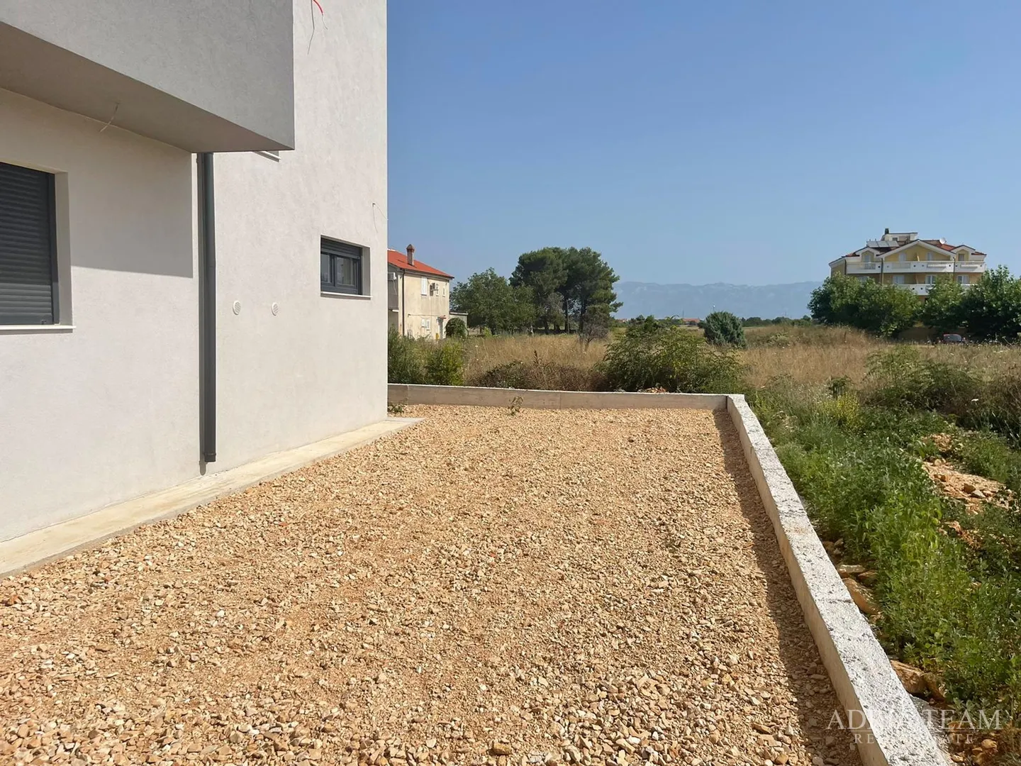 vila s bazenom u novogradnji - zaton - slika 18